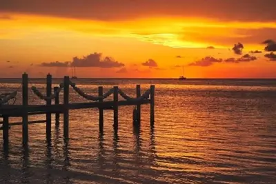 Image de Nouvelle Piscine ** Waterfront Paradise avec des couchers de soleil incroyables sur la plage **