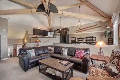 Image de Spacieux Townhome Trois Chambres à West Keystone