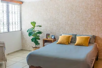 Image de * Belle maison classique et spacieuse avec un intérieur moderne * Incroyable vue sur la ville! !