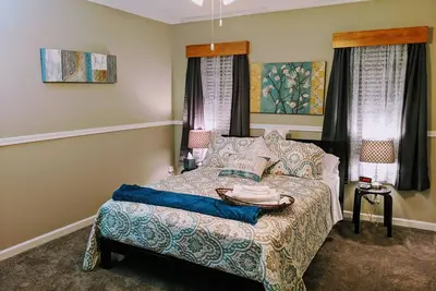 Image de Confortable maison de 3 chambres / 2 salles de bain à Stone Mountain