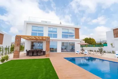 Image de Résidence Coral Elite 12. Nouvelle villa de luxe avec piscine privée et bain à remous jacuzzi