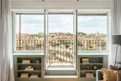 Image de Rome à vos pieds, vue imprenable sur les Fori Imperiali