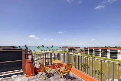 Image de Pointe Santo D43 Unité au dernier étage, vue du golfe sur la lagune, terrasse sur le toit