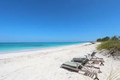 Image de Grande plage Estate sur cinq acres privée w / kayaks, hamacs, plongée en apnée