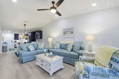 Image de Sand Pointe 132, Condo de 2 chambres au dernier étage, vue golfe sur piscine