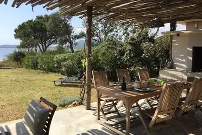 Image de Maison Ă 50m de la mer - Pieds dans l'eau dans La Baie De Pinarello.