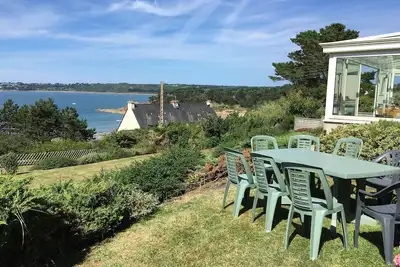Image de Calme-Confort- Vue Mer Superbe - Veranda- Grand Jardin Clos-Plage 5mn à pied