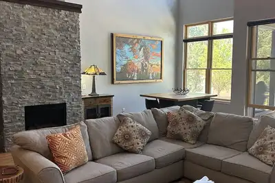 Image de Luxe sur la rivière, centre-ville de Salida; Le balcon avant tout