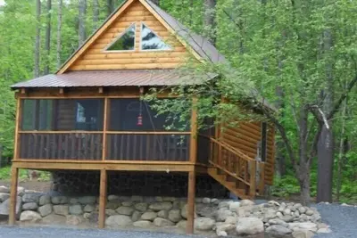 Image de Profitez de l'hiver dans les Adirondacks à Ruby Hill Cabins