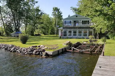 Image de Assis sur le bord de la rivière Oneida, grande baignade et pêche dans la rivière et le lac Oneida