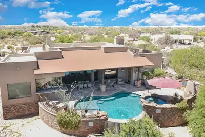 Image de Desert Dreaming–Stunning Luxury Home W/ Many Special Touches
