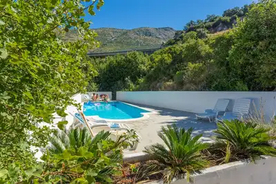 Image de Spacieux Appartement Familial Avec Piscine