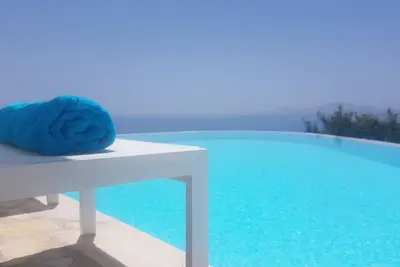 Image de Villas de prestige | Agni | Boutique VilIa avec piscine à débordement et vue imprenable