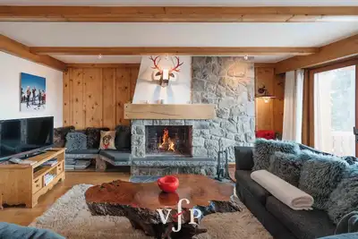 Image de Superbe duplex aux combles, rénové récemment dans un style chalet cosy