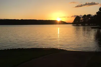 Image de Grandes Vues Sur L'Eau Sur Le Scenic Smith Lake