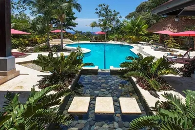Image de Luxe et confort dans votre propre complexe tropical