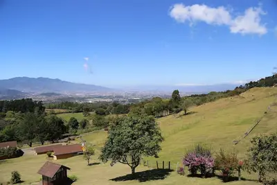 Image de Retraite de montagne avec vue spectaculaire surplombant San Jose