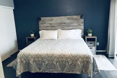 Image de Retraite lumineuse et élégante près des contreforts