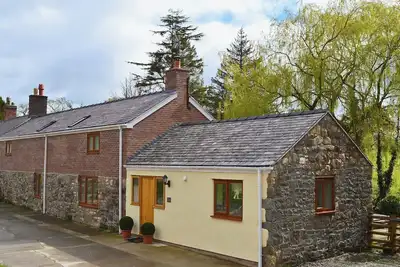Image de 4 chambres à coucher à Penyffordd, near Chester