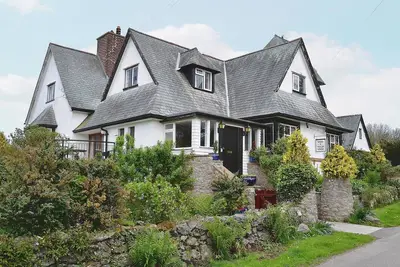 Image de 4 chambres logement dans Wern-y-Wylan