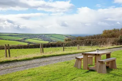 Image de 2 chambres à coucher à Tresmorn, Bude