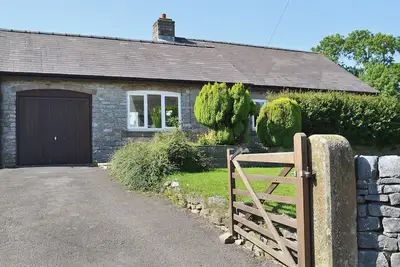 Image de 3 chambres à coucher à Chelmorton, near Buxton