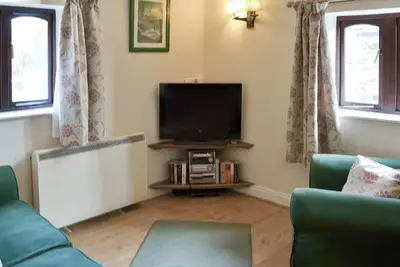 Image de 2 chambres à coucher à Polson, nr. Launceston