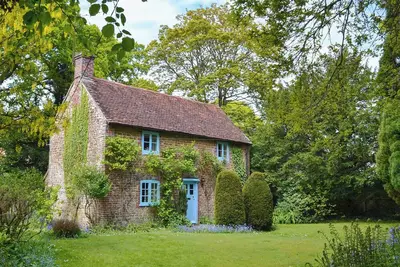 Image de 3 chambres à coucher à Passfield Common, near Liphook