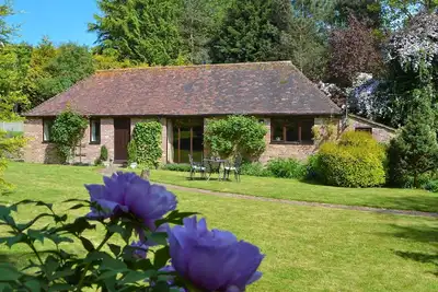 Image de 2 chambres à coucher à Ewhurst Green, near Bodiam