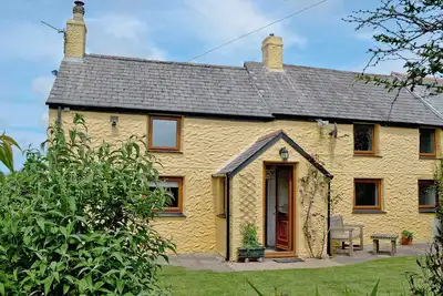 Image de 3 chambres à coucher à Zelah, near Perranporth