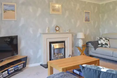 Image de 2 chambres à coucher à Mudeford, near Christchurch