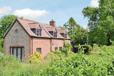 Image de 4 chambres à coucher à Wickmere, near Sheringham