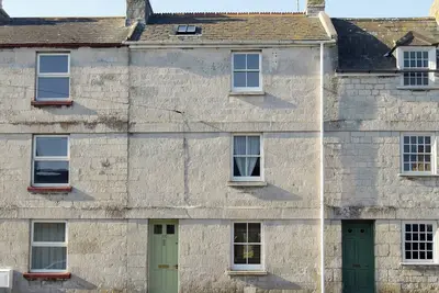 Image de 3 chambres à coucher à Portland, near Weymouth