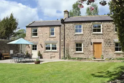 Image de 3 chambres à coucher à Ripley, near Harrogate