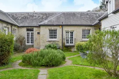 Image de 4 chambres à coucher à St Lawrence, near Ventnor