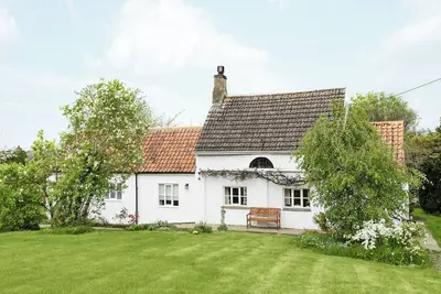 Image de 3 chambres à coucher à Denford, near Thrapston