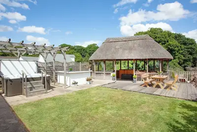 Image de 4 chambres à coucher à Cheriton Bishop