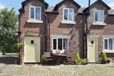 Image de 2 chambres à coucher à Burscough, near Southport