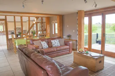 Image de Henry's Barn - Ukc3168