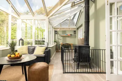 Image de 4 chambres à coucher à Tiptoe, near Lymington