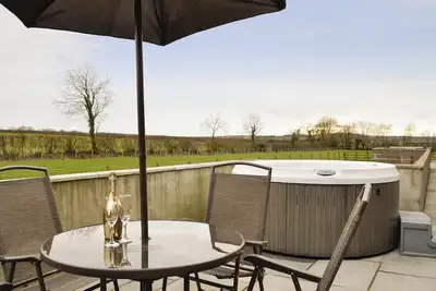 Image de 2 chambres à coucher à Dearham, near Maryport