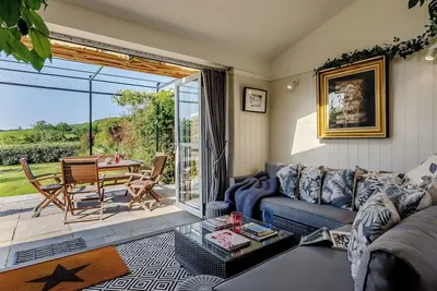 Image de 3 chambres à coucher à Chideock, near Bridport