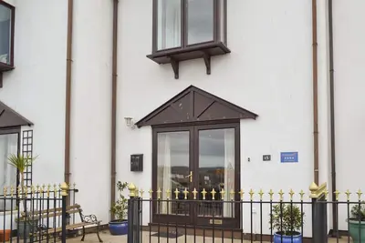 Image de 3 chambres à coucher à Castletown