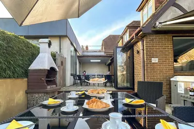 Image de Hébergement de 5 chambres à Hawkinge, près de Folkestone