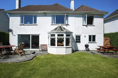 Image de 4 chambres à coucher à Illogan, near Redruth