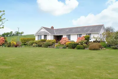3 chambres à coucher à Bwlchyfadfa, Talgarreg