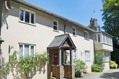 Image de 2 chambres à coucher à Littlehampton, near Arundel
