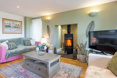 Image de 5 chambres à coucher à Somerford Keynes