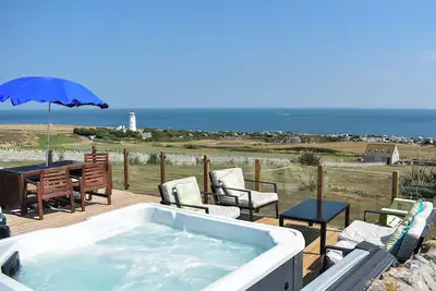 Image de 3 chambres à coucher à Portland, near Weymouth