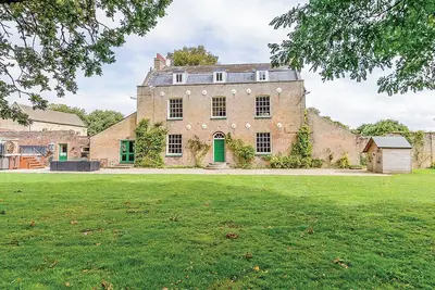 Image de 9 chambres à coucher à Three Holes, near Downham Market